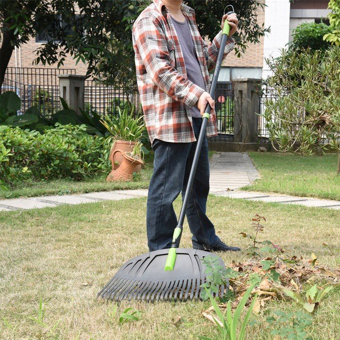 Garden Leaf Rake scene