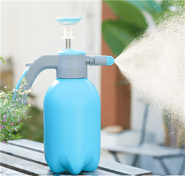 電動および手動じょうろ