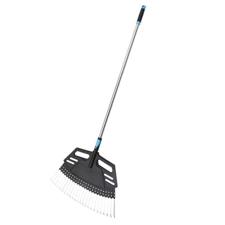 大きな落ち葉用レーキ